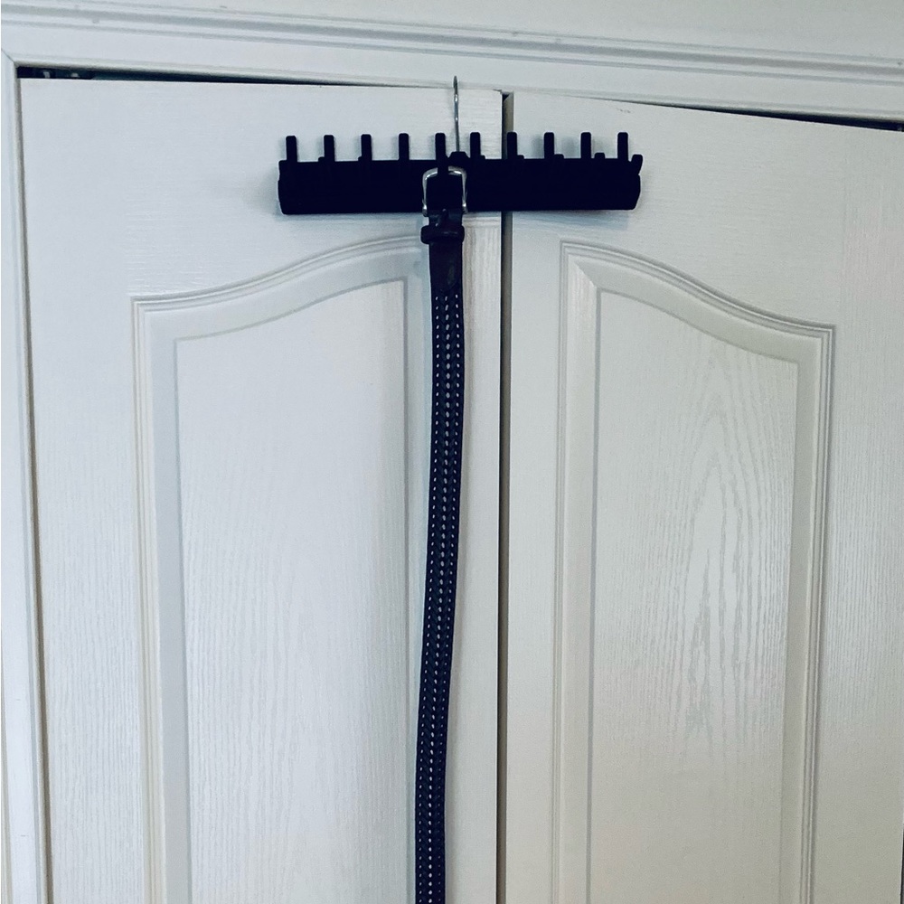 Men’s belt.